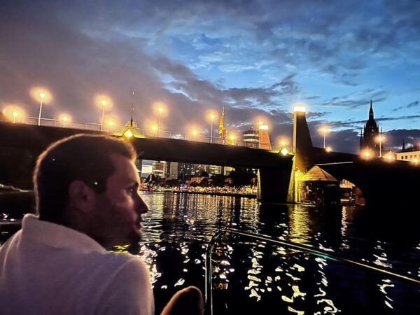 Frankfurt: Private Romantic Skyline Boat Tour - Tips for a Memorable Tour