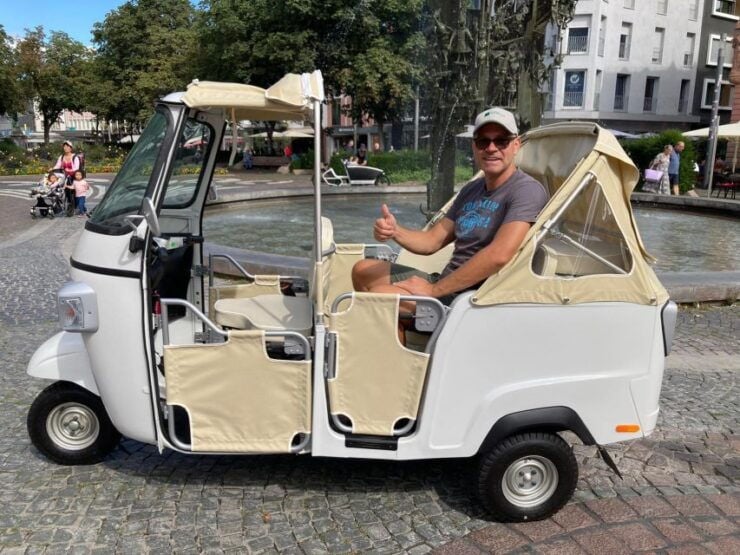 Frankfurt: Private Sightseeing Tour in Retro Ape Calessino - Reservation Information