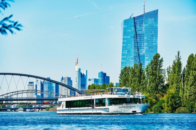 Frankfurt: River Main Sightseeing Cruise With Commentary - Exploring the Historic Sachsenhausen District