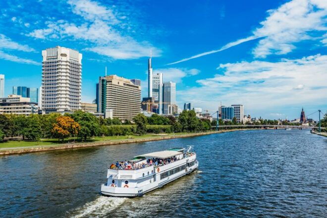Frankfurt: River Main Sightseeing Cruise With Commentary - Panoramic Views of Frankfurts Financial Center