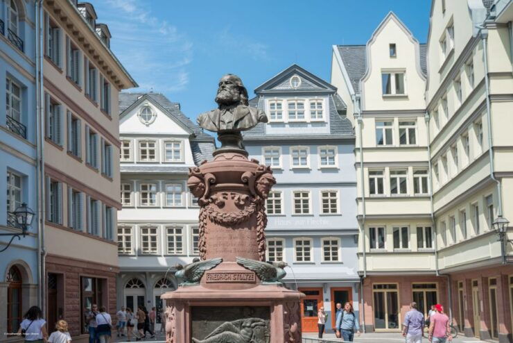 Frankfurt: The New Old Town and City Highlights Guided Walk - Historical Reconstructed Center