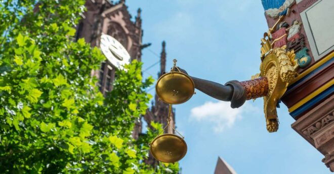 Frankfurt: The New Old Town and City Highlights Guided Walk - St. Pauls Church and Democracy in Germany