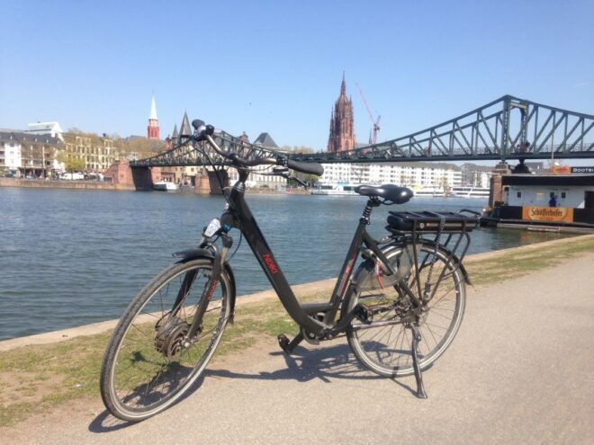 Frankfurt: Unique E-Bikes Tours - Meeting Point