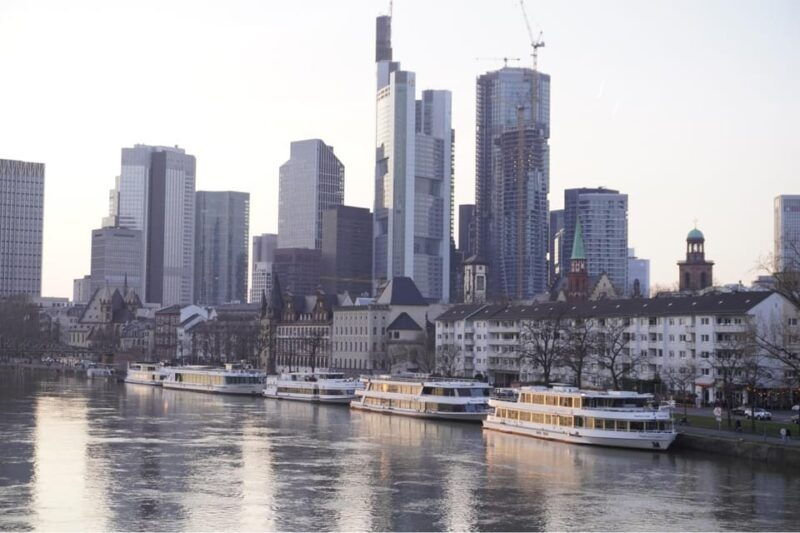 Frankfurt: Verbrecherjagd und gefährlich leckeres Schnitzel - The Itinerary in Detail