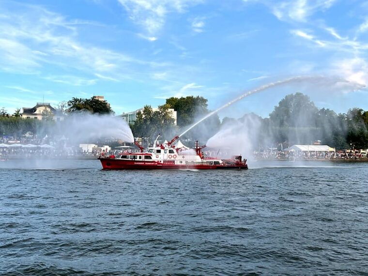 Frankfurt: Walking tour in German in private - just for you and your friends - Who Is This Tour Best For?