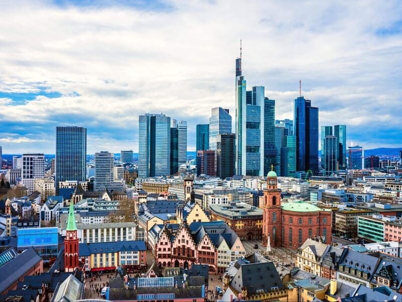 Frankfurt: Walking tour in Russian in private - just for you and your friends - Good To Know