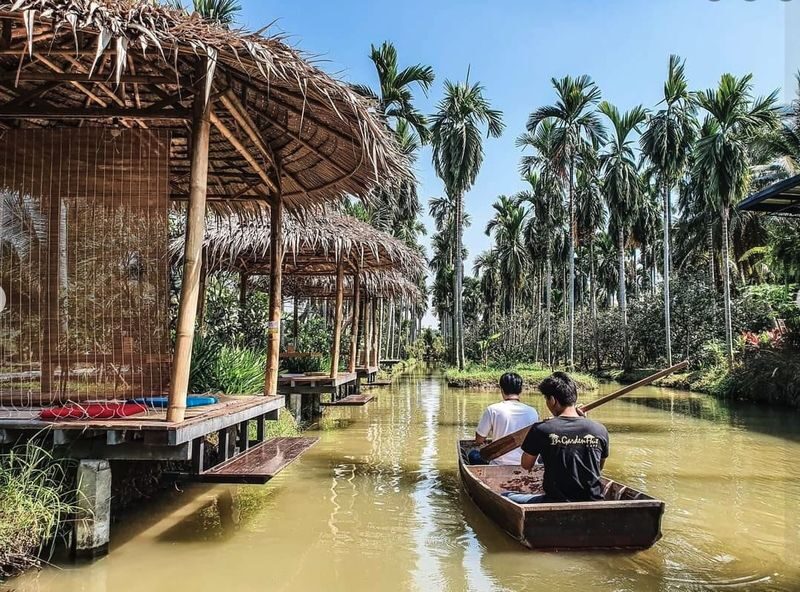 (Free eSIM) Bangkok Cafe Tour (Bubble in the Forest, After the Rain) - Phra Pathom Chedi: the cultural stop
