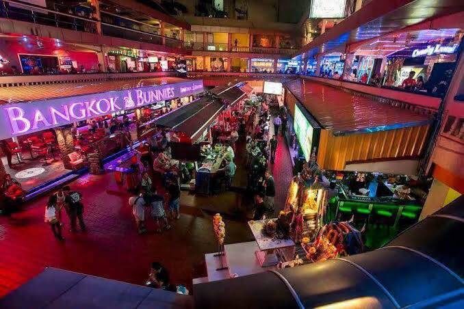 (Free eSIM) Bangkok iconic nightlife & red-light tour by MyProGuide - Thermae: a final half-hour stop
