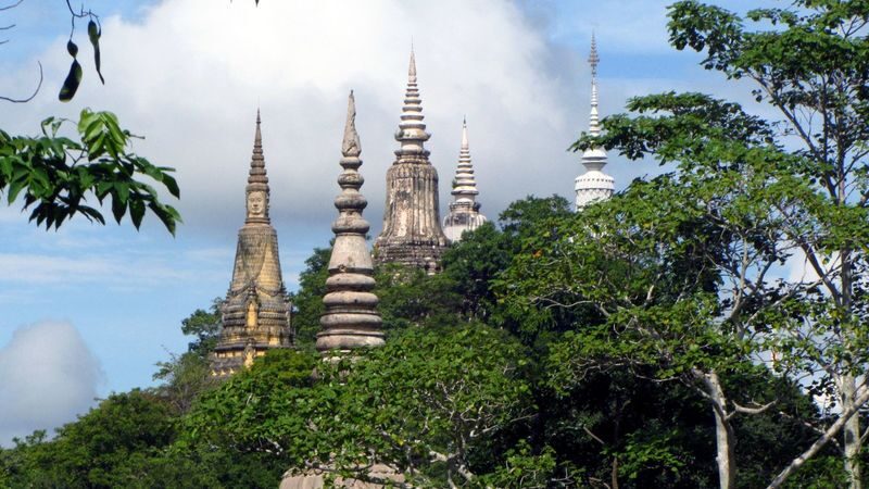 (Free eSIM) Oudong Mountain Full Day Tour From Phnom Penh - Oudong Mountain brings history into view