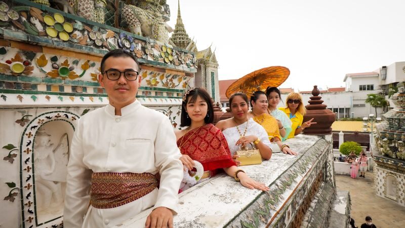 (Free eSIM)Thai Costume Photo Tour- Wat Arun in Bangkok(MyProGuide) - Four hours among Wat Arun’s temple details