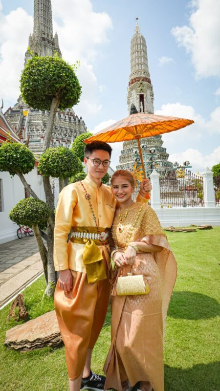 (Free eSIM)Thai Costume Photo Tour- Wat Arun in Bangkok(MyProGuide) - The complimentary Thailand eSIM