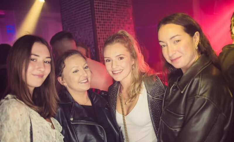 FREE pub Crawl with optional 1 hour open bar and 3 VIP clubs - Why Choose This Pub Crawl?