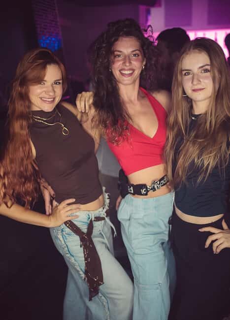 FREE Pub Crawl with OPTIONAL 1 hour open bar and clubs - Good To Know