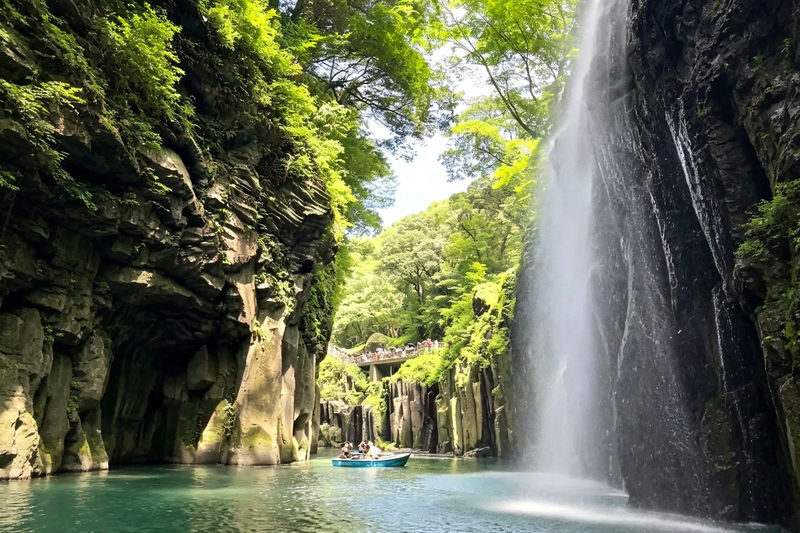 (Free specialty burger) Kyushu Fukuoka Takachiho Gorge and Small Train Day Tour, optional boat ride experience - The free specialty burger: a welcome extra, with questions