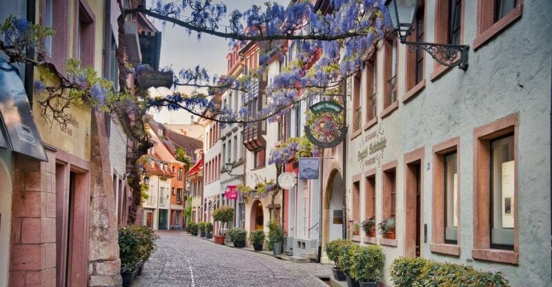 Freiburg im Breisgau: old town privat walking tour Italian - The Value of the Tour: Why It Works