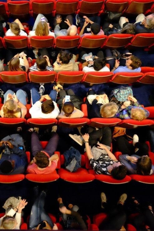 French Films With English Subtitles in Paris - Hosted Film Screenings With Subtitles