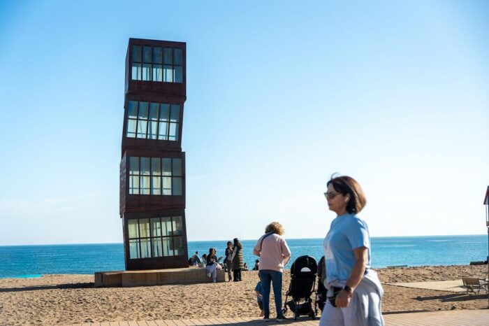 French Running Tour of Barcelona - Discovering Montjuic