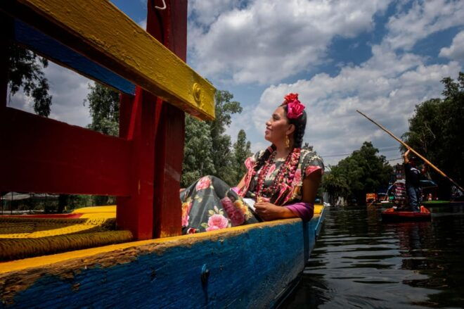 Frida for a Day in Xochimilco - Photography Package