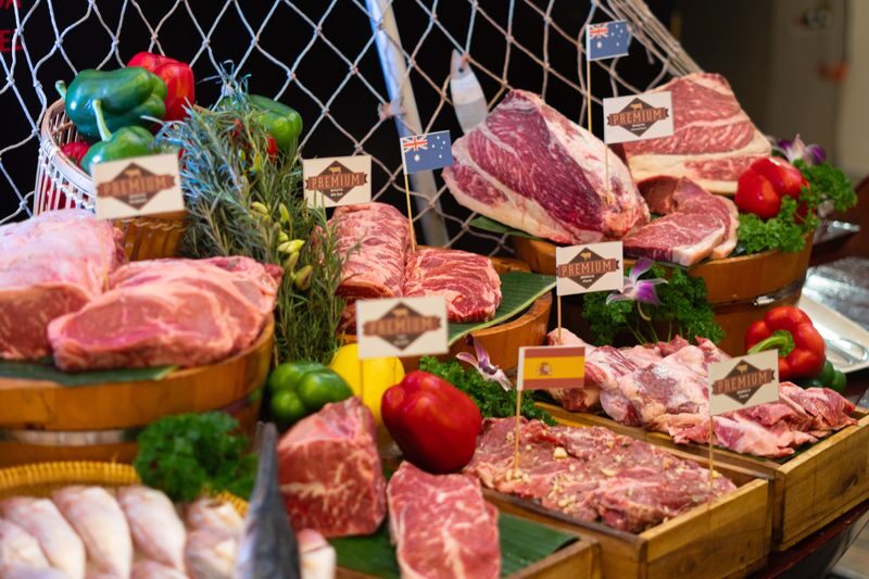 Friday BBQ Seafood Buffet At Grand Mercure Danang - Should you book the Friday seafood buffet?