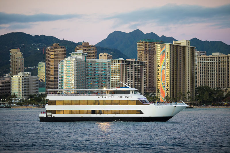 Friday Fireworks & Cocktail Cruise - Cocktails, commentary, and time aboard