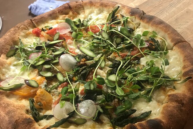 Friday Pizza Walk of Downtown Chicago - Interact With Pizza Makers and Learn About the Citys Culinary History
