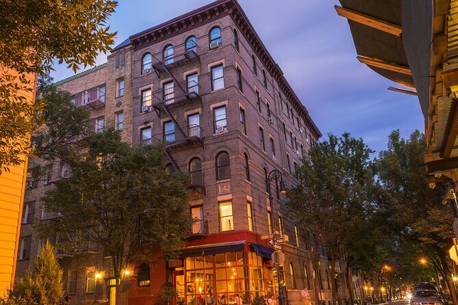 FRIENDS in New York City Private Car Tour with Tickets - A Deep Dive into the Friends NYC Private Car Tour
