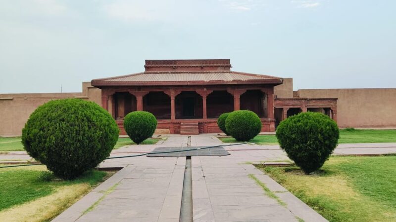 From Agra : Fatehpur Sikri Sightseeing by Private Car - FAQs