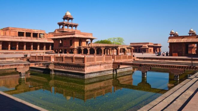 From Agra: Private Guided Tour Agra and Fatehpur Sikri - Booking
