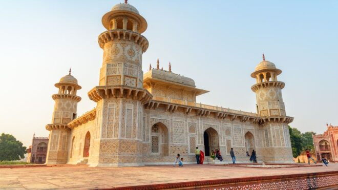 From Agra: Private Guided Tour Agra and Fatehpur Sikri - Included