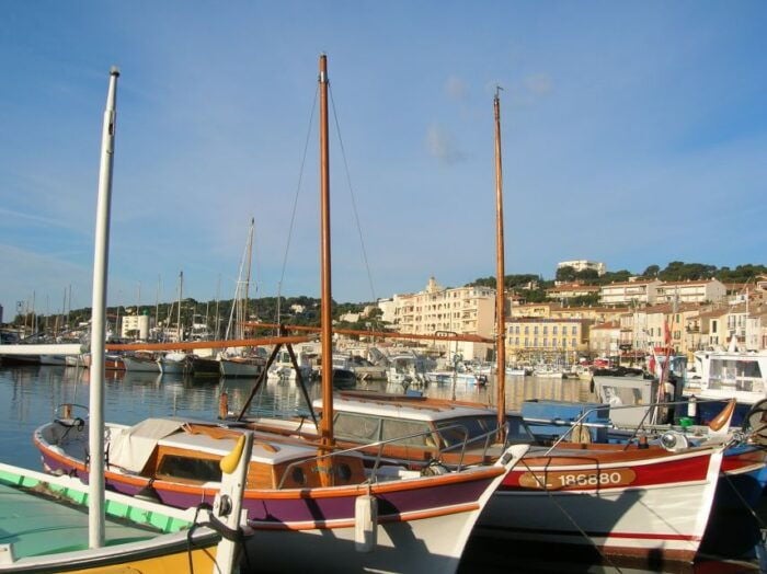 From Aix: Cassis Boat Ride & Provence Wine Tasting Day Tour - Scenic Route and Photo Opportunities
