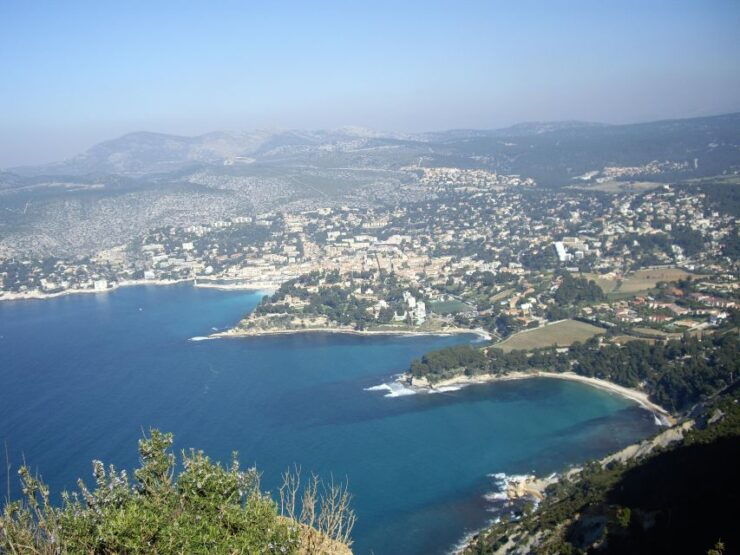 From Aix-en-Provence: Cassis & Luberon Tour - Tour Experience