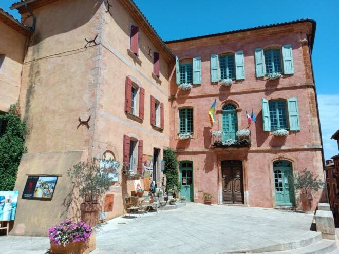 From Aix-en-Provence: Luberon Perched Villages Guided Tour - Reservation and Payment