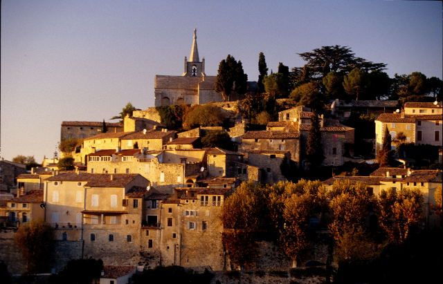 From Aix : Hilltop Villages in Luberon - Lourmarin: Renaissance Castle and Free Time