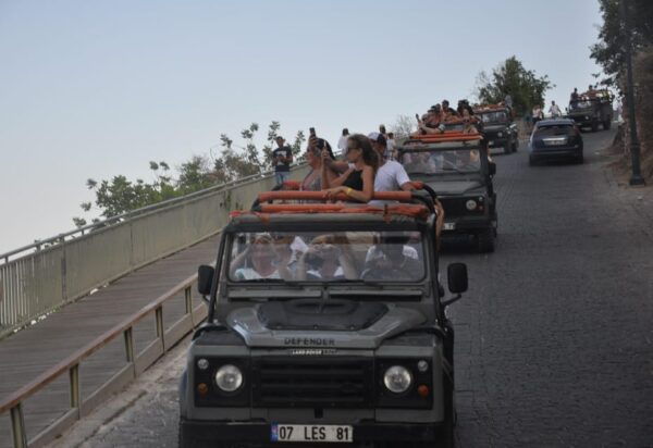 From Alanya: Night Safari Tour With Dinner and Boat Tour - Entertainment Options
