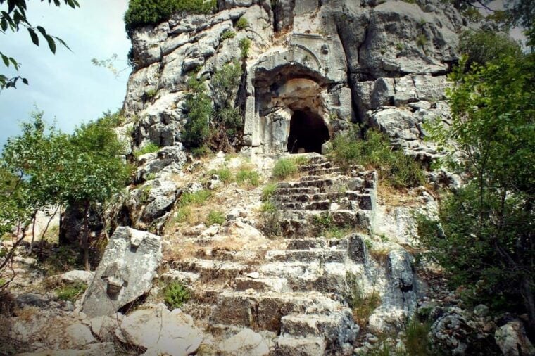 From Alanya: Syedra Ancient City Guided Tour With Transfer - Exploring the Ruins of Syedra Ancient City