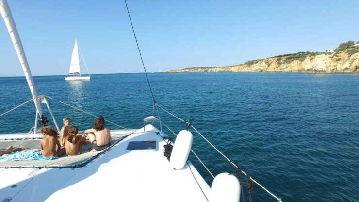 From Albufeira: Algarve Coastline Cruise - Features and Amenities on Board