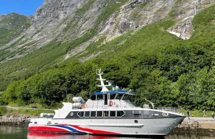 From Ålesund to Øye: Hjørund Fjord One-Way Boat Cruise - Experience Highlights