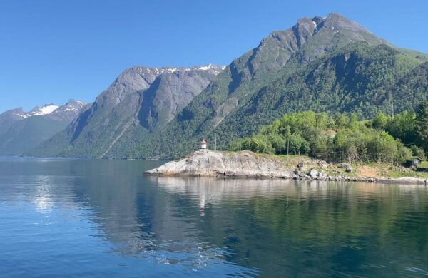 From Ålesund to Øye: Hjørund Fjord One-Way Boat Cruise - Frequently Asked Questions