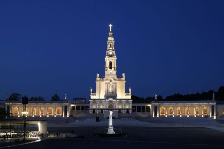 From Algarve: Visit to the Sanctuary of Fátima - Transportation and Driver Information
