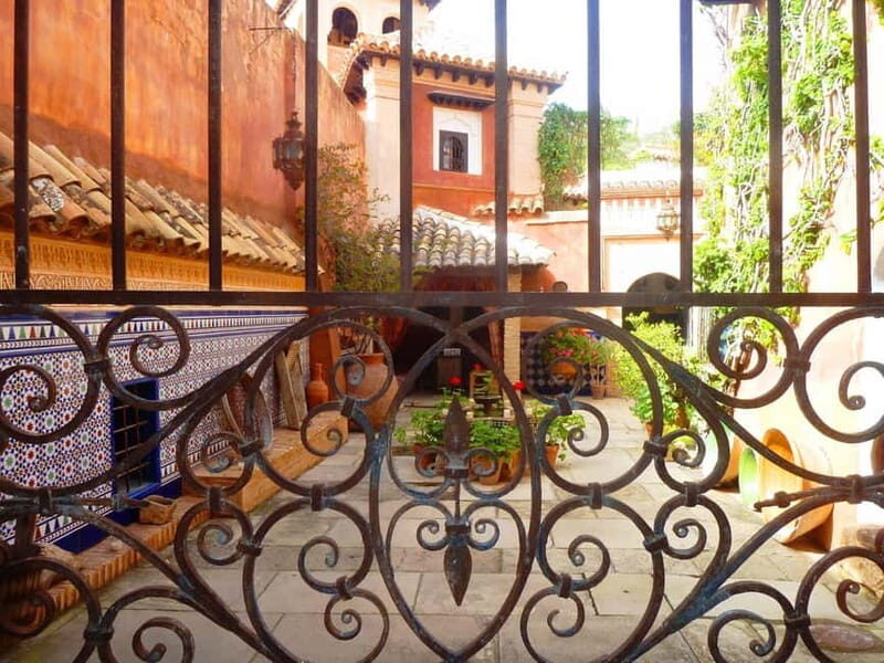 From Alicante and Elche: Tea house + sweets. Taste the flavor of the Orient. - Additional Exploration and Relaxation