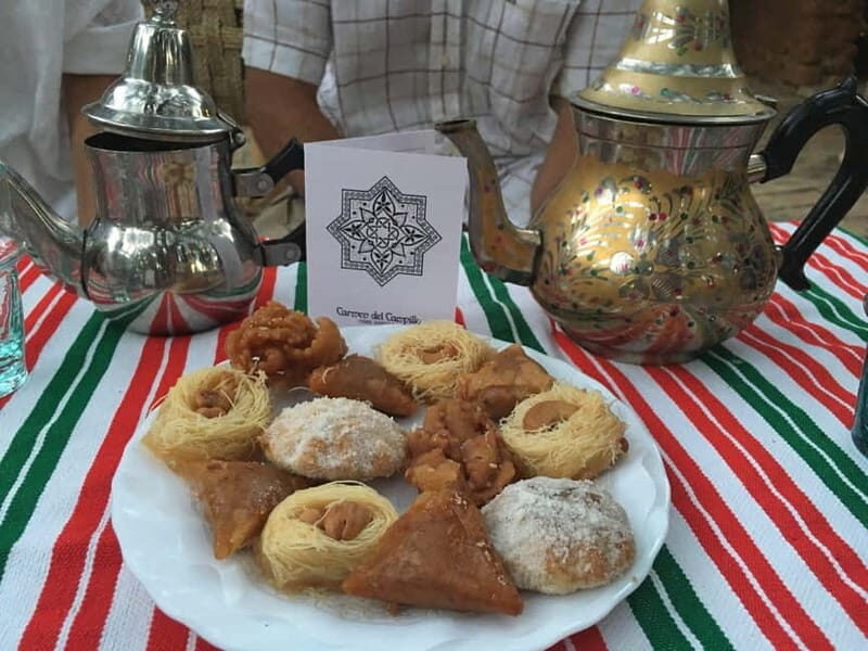 From Alicante and Elche: Tea house + sweets. Taste the flavor of the Orient. - Return Journey