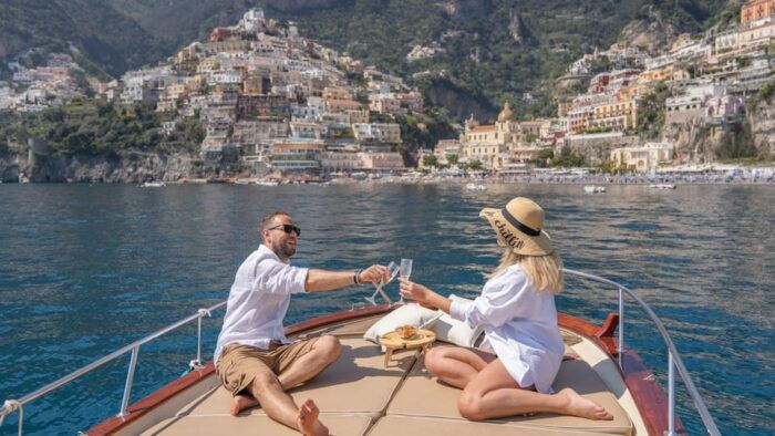 From Amalfi: private 7m boat tour on the Amalfi Coast - FAQ