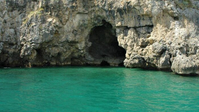 From Amalfi: private 8-meter boat trip on the Amalfi Coast - FAQ