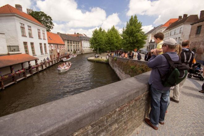 From Amsterdam: Bruges Full-Day Tour - Selecting Participants and Date