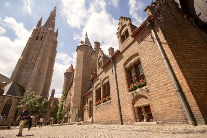 From Amsterdam: Bruges Full-Day Tour - Meeting Point and Arrival Instructions