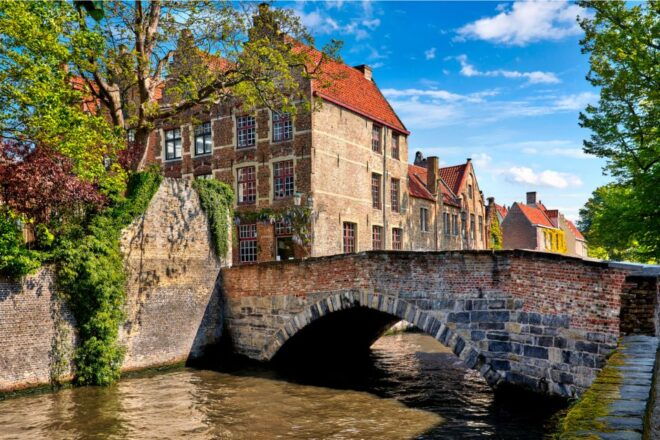 From Amsterdam: Bruges Guided Day Trip - Important Information