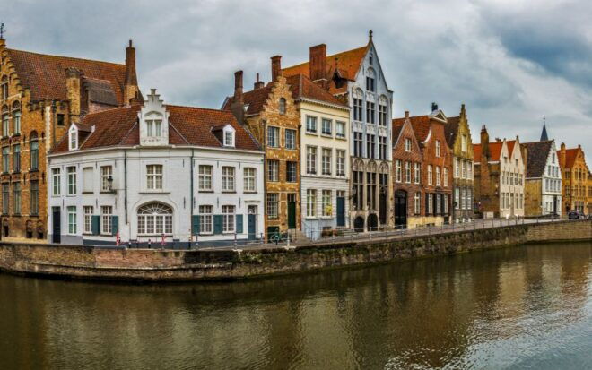 From Amsterdam: Bruges Luxury Bus Tour - Inclusions