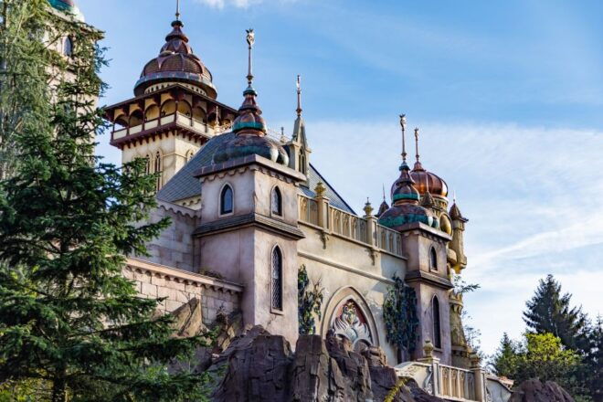 From Amsterdam: Day Trip to Efteling Theme Park With Ticket - Transportation and Pickup