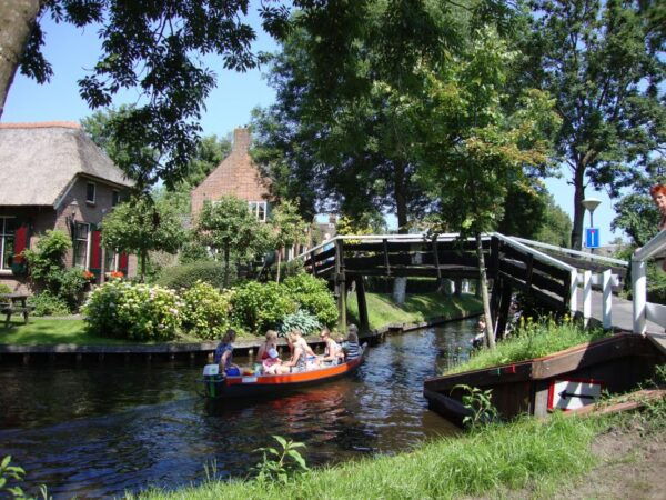 From Amsterdam: Day Trip to Giethoorn With Lunch - Common Questions