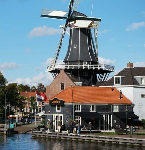 From Amsterdam: Day Trip to Haarlem - Navigating the City With a Local Guide